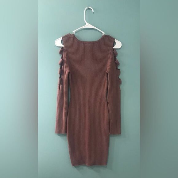 NWOT … SAY WHAT ❓ “Size: L” Cold Sleeved Dress - Picture 2 of 3
